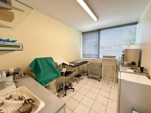 Oficina De 3 Privados Y 2 Baños Con Resolución Seremi