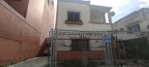 Casa En Venta Los Chaguaramos Cod: 23-16434