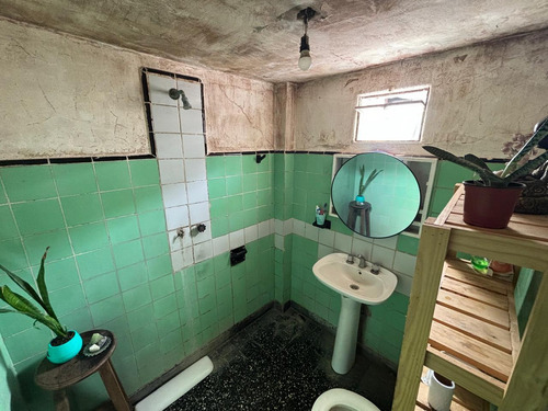 Casa En Venta - 4 Dormitorios 2 Baños - 688mts2 - La Plata