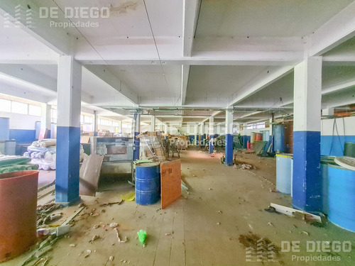 Edificio Industrial Con Gas Industrial De 7500 M2 En 3 Plantas - Bella Vista