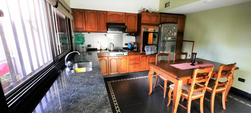 Imagen 9 de 30 de Espectacular Triplex C/jardín Y Coch Doble