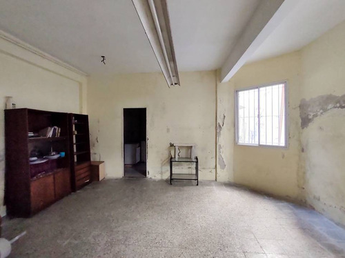 Imagen 5 de 22 de Casa A Reciclar Sobre Lote Propio - Oportunidad Inversores - En Constitución