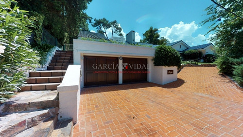 Barrio Golf Venta De Casa 4 Dormitorios- Ref: 2580