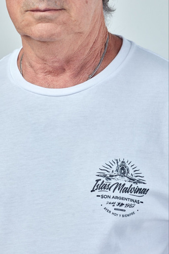 Imagen 3 de 5 de Remera Malvinas Kevingston