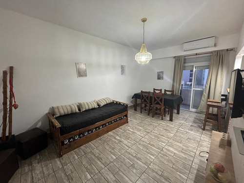 Dos Ambientes Externos Con Balcon. Proximo Playas, Plaza Colon, Guemes,