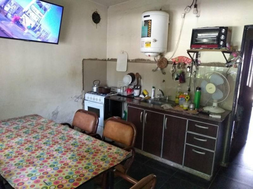 Imagen 3 de 12 de Amplio Propiedad En Esquina De Mas De 700 M2 Con Casa Y Deposito