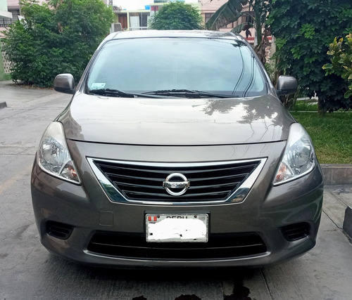 Nissan Versa Semi Full