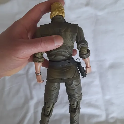 Figura Kazuhira Miller / Metal Gear Peace Walker / Play Arts