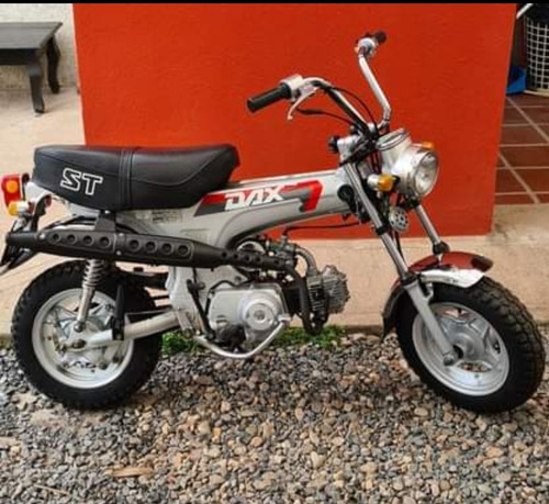 Honda Dax St-70