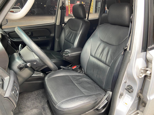 Mitsubishi Pajero TR4 2.0 4x2 Flex Aut. 5p