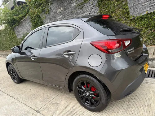 Mazda 2 1.6 touring automatico