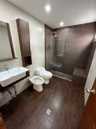 Imagen 27 de 30 de En Venta O Alquiler Casa 1000m2 11h/10b/11p La Lagunita