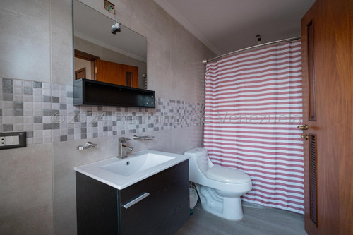 Apartamento En Venta En Colinas De Valle Arriba Mls #24-20542