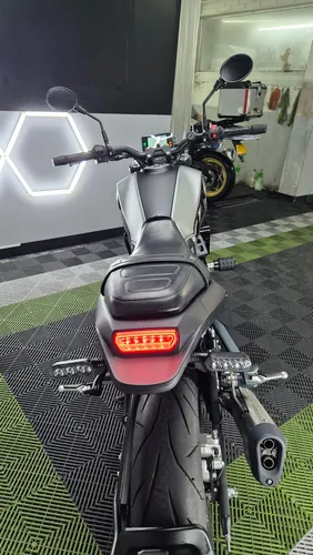 Benelli Leoncino 250cc, Modelo 2023 Color Gris, Único Dueño,