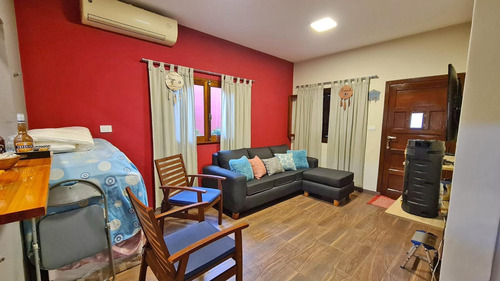 Imagen 3 de 12 de Casa De Estilo Moderno De 4 Ambientes En Ituzaingó