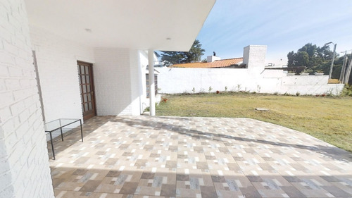 Casa En Venta A 50 Metros De La Playa- Ref: 1437