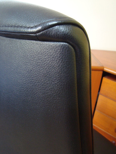 Cadeira Escritório Giroflex/ Candall 64 F8 - Similicouro (Usado)