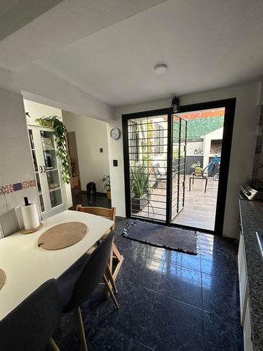 Impecable Casa Amplios Ambientes, 2 Dorm, Jardín, Patio, Parrillero, Cochera