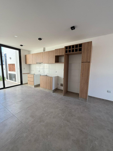Duplex En Venta Solares De Manantiales