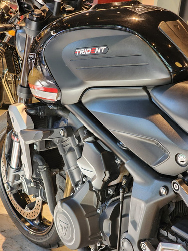 Triumph Trident 660