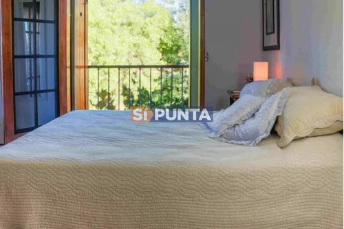 Imagen 9 de 18 de Venta De Casa De 4 Dormitorios En Barrio Super Tranquilo