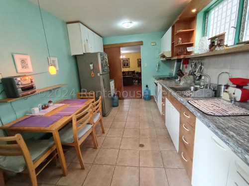 En Venta Hermosa Casa Con Anexo Y Amplio Jardín En Santa Paula