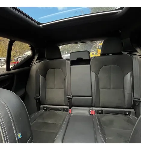 Volvo XC40 2.0 T4 R-DESIGN