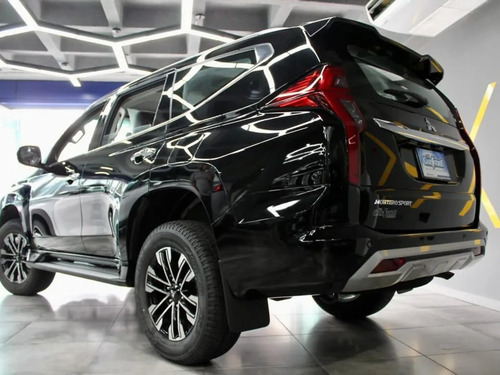 Imagen 3 de 3 de Mitsubishi Montero Sport