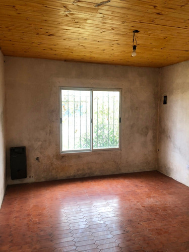 Imagen 5 de 11 de Casa En Barrio Centrico - Brandsen