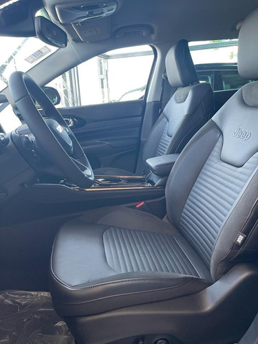 Imagen 9 de 16 de Jeep Commander