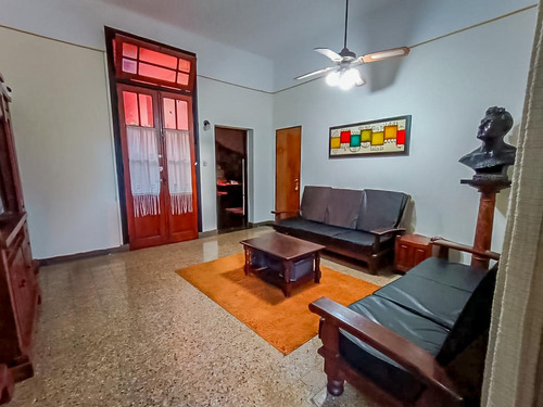 Venta/ Permuta - Casa - 3 Dormitorios - Patio, Terraza Y Cochera - Republica De La Sexta, Rosario