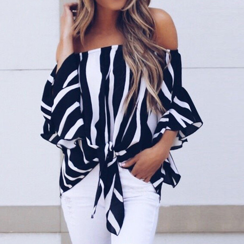 Blusa A Rayas Con Hombros Descubiertos Y Lazo En La Cintura