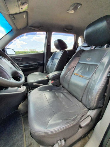 Imagem 10 de 15 de Hyundai Tucson 2009 2.0 Gl 4x2 Aut. 5p