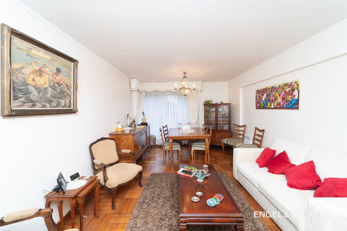 Imagen 2 de 17 de Amplio E Impecable Departamento