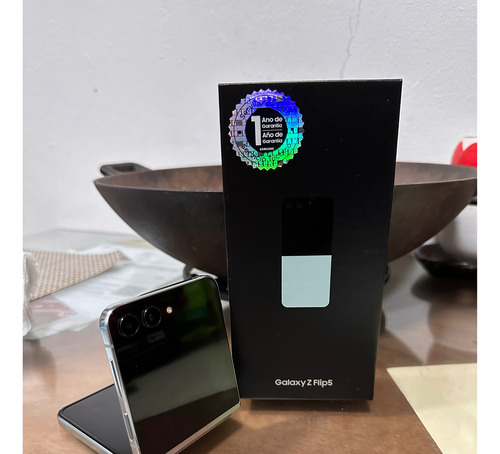 Samsung Galaxy Z Flip5 5g Dual Sim 512 Gb Verde 8 Gb Ram (Usado)