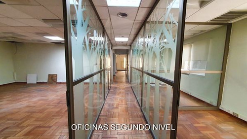 Oficina En Venta En Providencia, 25 Privados-7 Baños-10 Est.