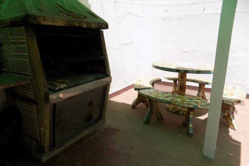 Imagen 16 de 19 de Chalet Centrico Con Departamento De 4 Ambientes Independiente En Planta Alta