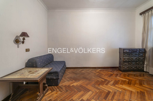 Casa Estilo Inglés Con Encanto Y Potencial