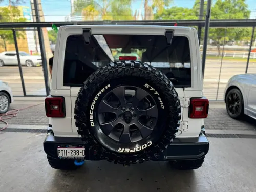 Jeep Wrangler 3.7 Unlimited Sahara 3.6 4x4 At