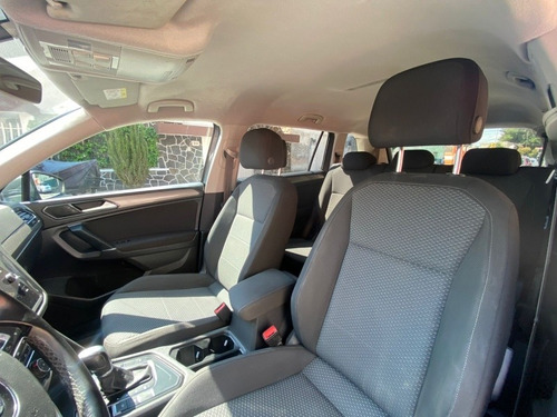 Imagen 6 de 15 de Volkswagen Tiguan 2018 1.4 Comfortline Plus At