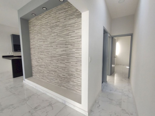Casa Minimalista En Un Solo Nivel En Venta, En Brisas De Cuernavaca