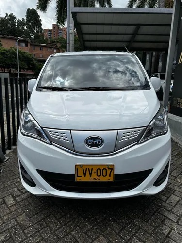 BYD T3 Electrica