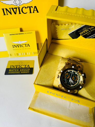 Reloj Pulsera Invicta Edición Venom Fondo Verde Dorado