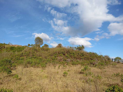 Lote Rural. 12.800 M2. Sobre Via Secundaria. Se Vende. Excelente Vista. Sotaquirá Boyacá