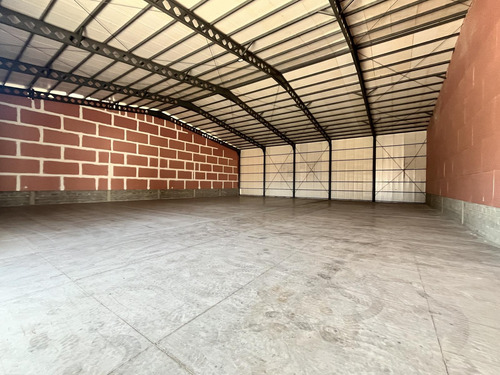 Nave Industrial, 750 M2, En Rodriguez Peña. Alquiler