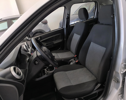 Ford Fiesta 1.6 MPI CLASS SEDAN 8V FLEX 4P MANUAL