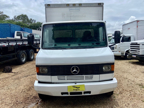 Caminhão Mercedes Benz 710 Ano 2009 Baú Mb710