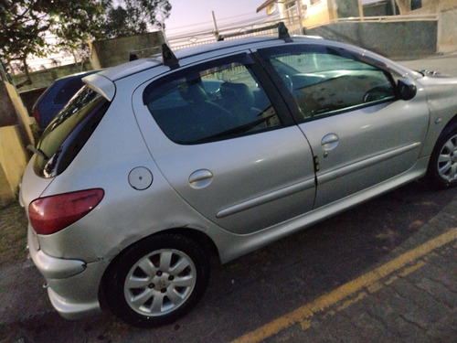Imagem 8 de 11 de Peugeot 206 2000 1.6 Passion 5p