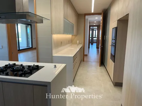 Lujoso Dpto. En Venta De 4d + Sala De Estar En Las Rastr