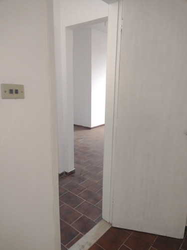 Vendo Galpão Aberto Com Dois Apartamentos Bairro De Brás De